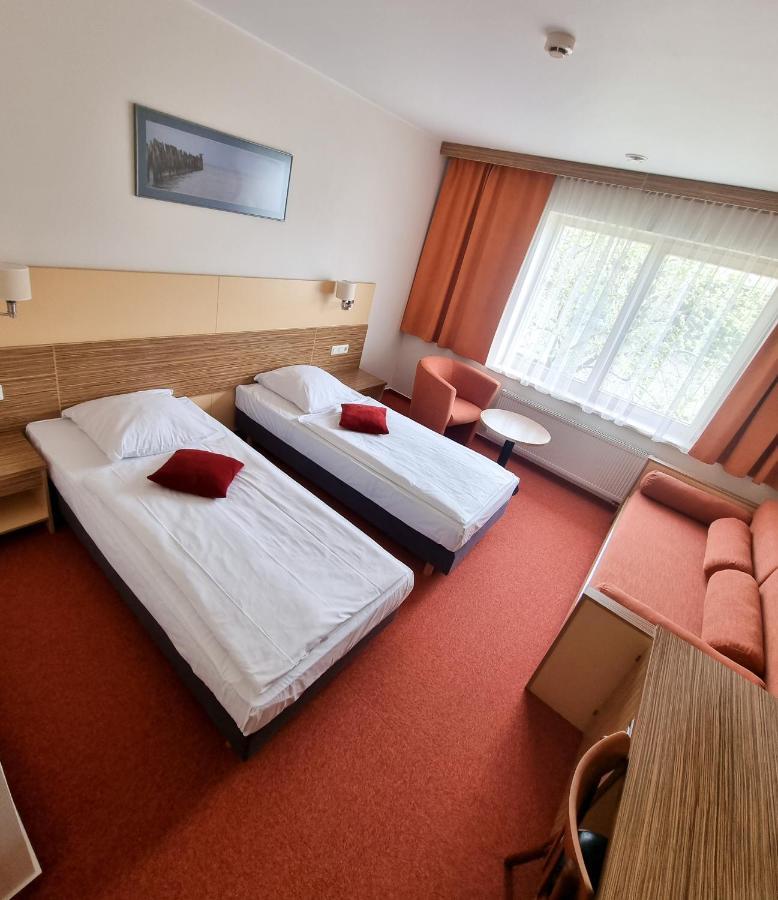 פלאנגה Info Hotel מראה חיצוני תמונה