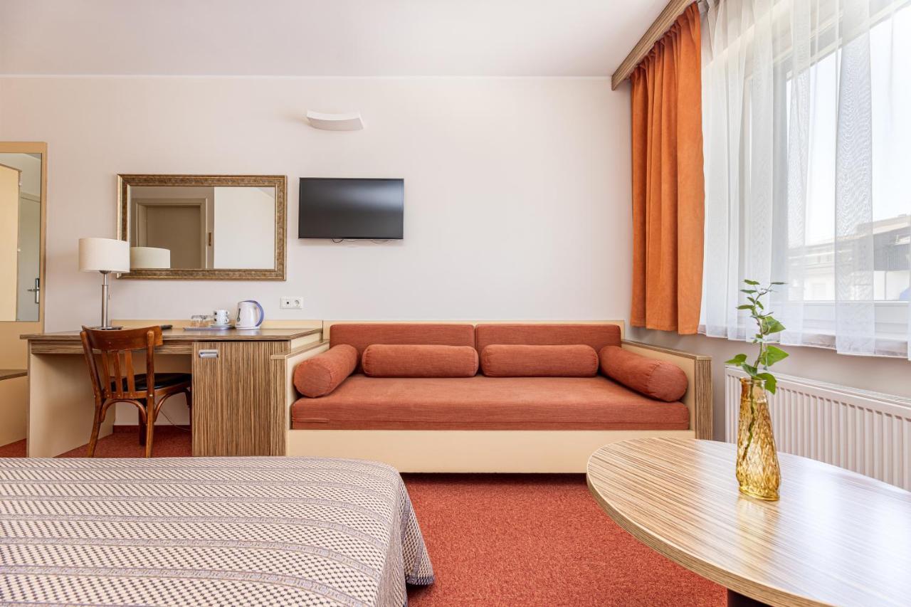 פלאנגה Info Hotel מראה חיצוני תמונה