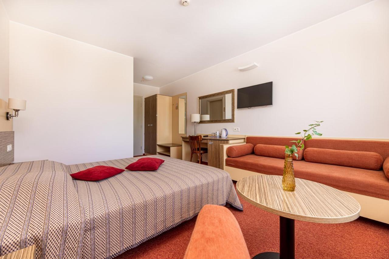 פלאנגה Info Hotel מראה חיצוני תמונה